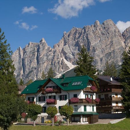 Hotel Oasi Cortina dʼAmpezzo Exterior foto