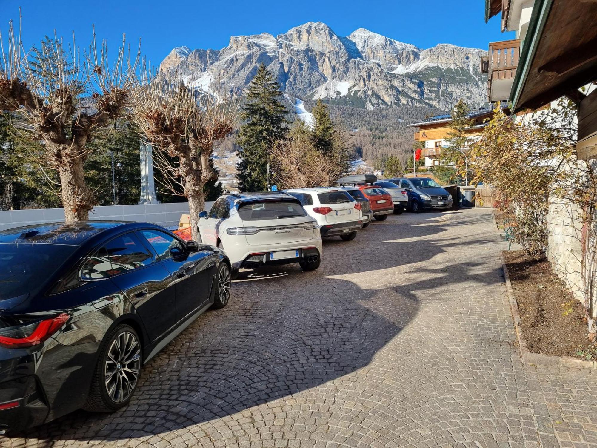 Hotel Oasi Cortina dʼAmpezzo Exterior foto