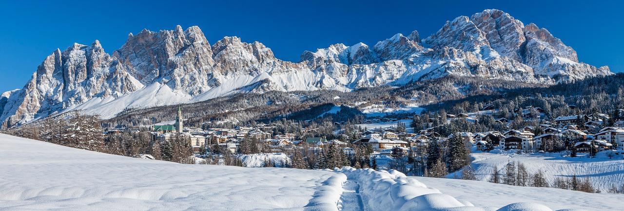 Hotel Oasi Cortina dʼAmpezzo Exterior foto