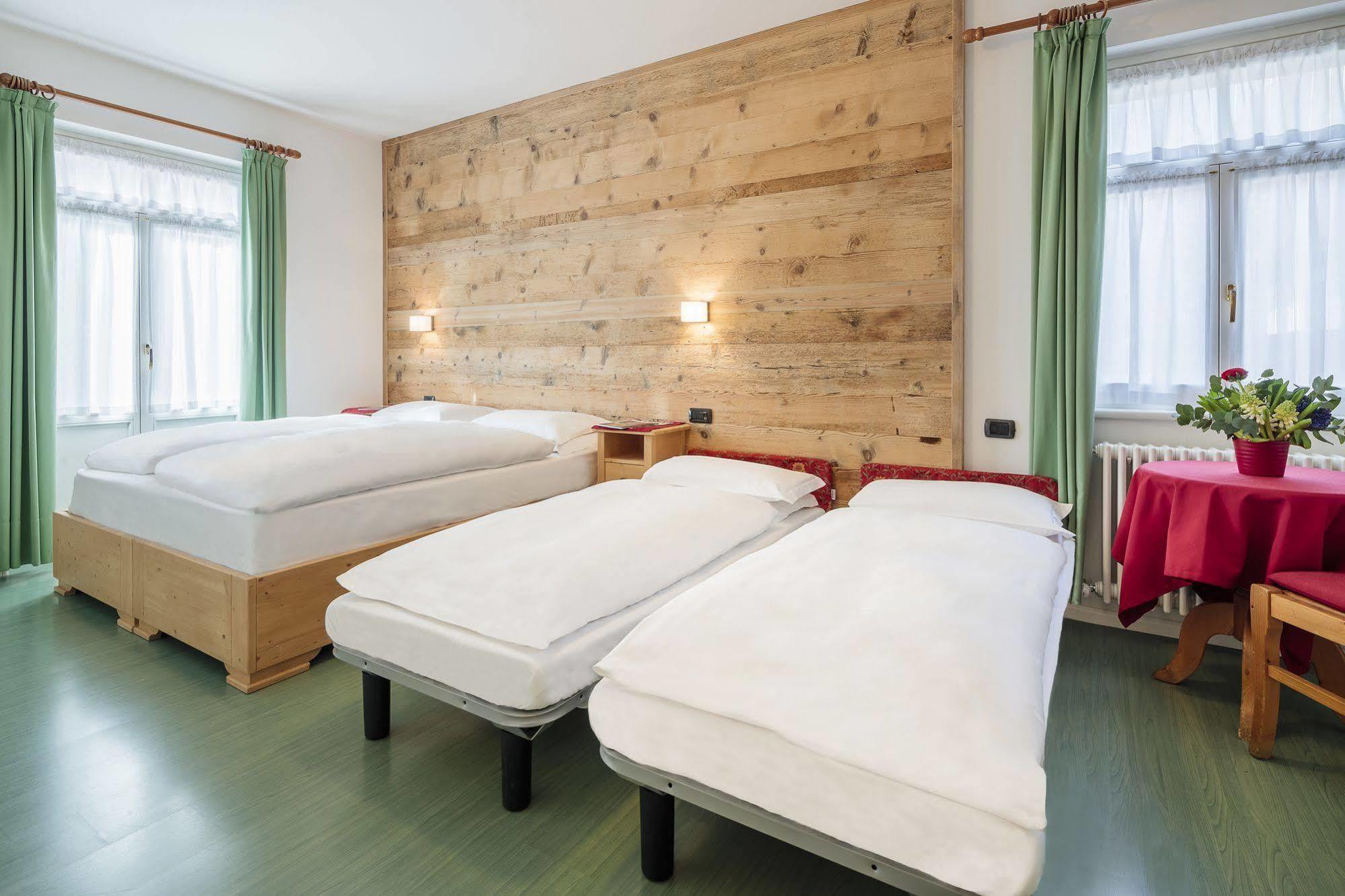 Hotel Oasi Cortina dʼAmpezzo Exterior foto