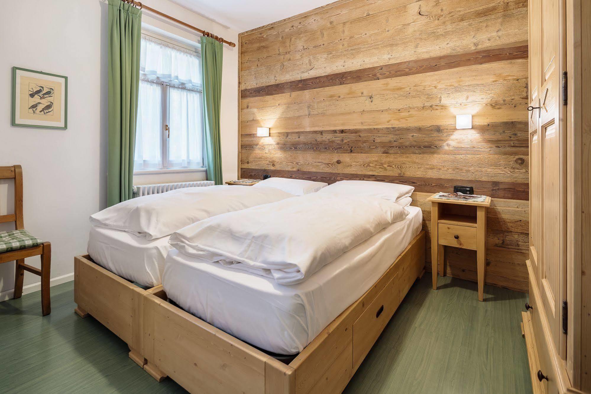 Hotel Oasi Cortina dʼAmpezzo Exterior foto